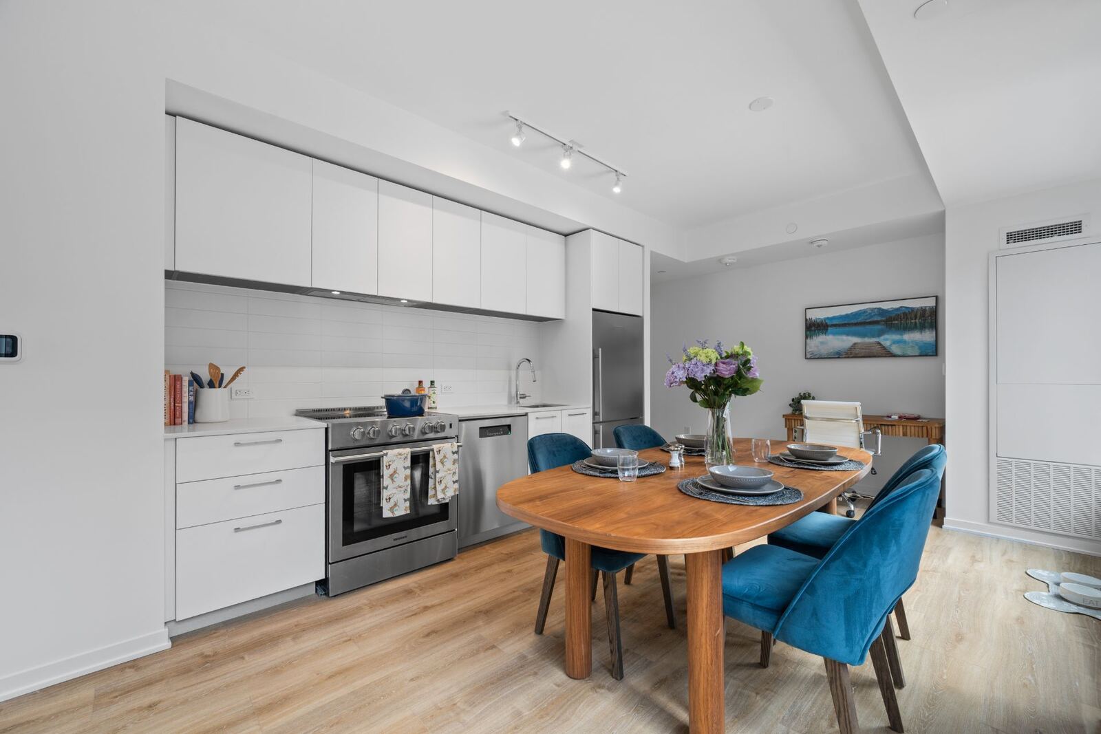 101 Roehampton Avenue photo 3