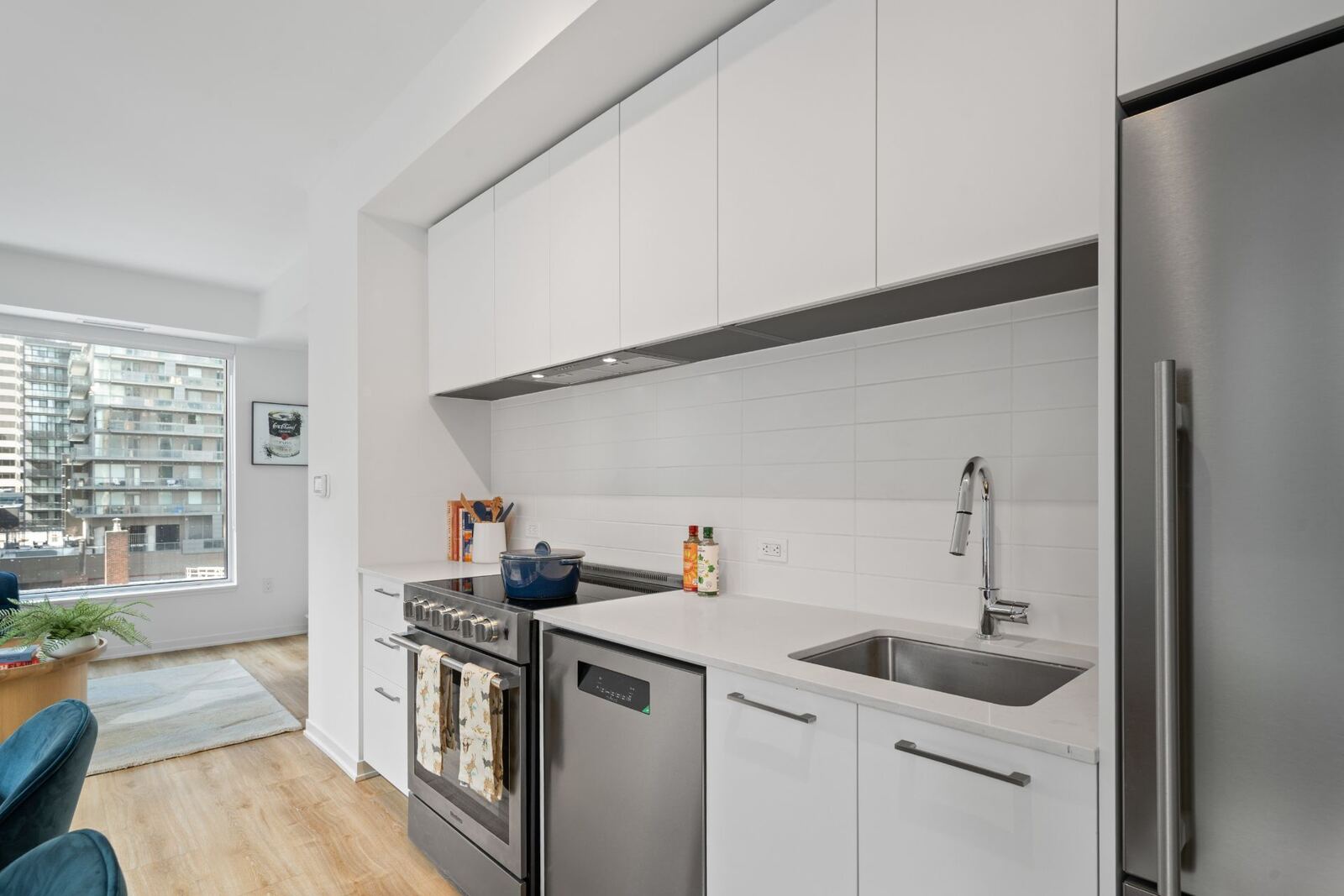 101 Roehampton Avenue photo 8