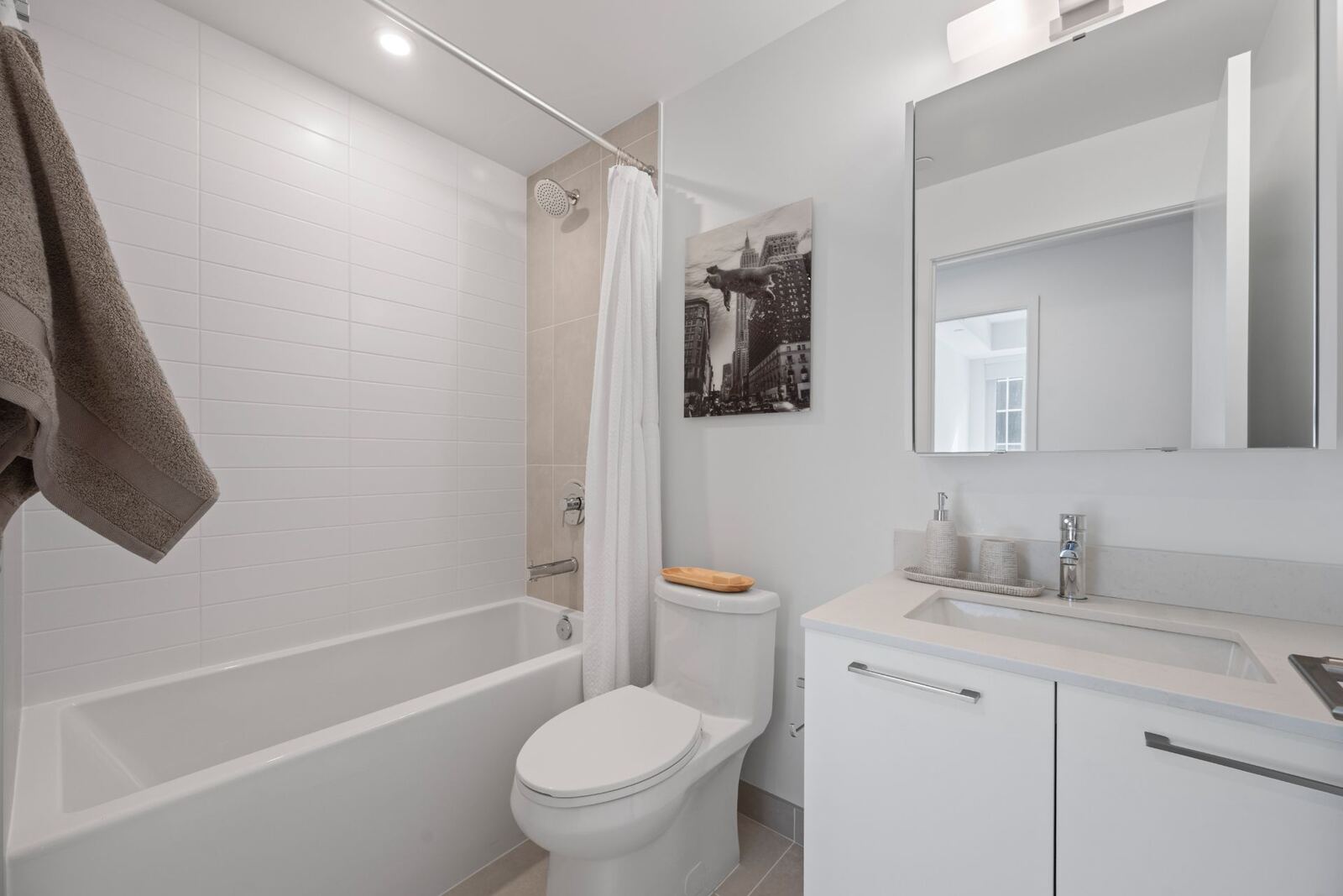 101 Roehampton Avenue photo 14