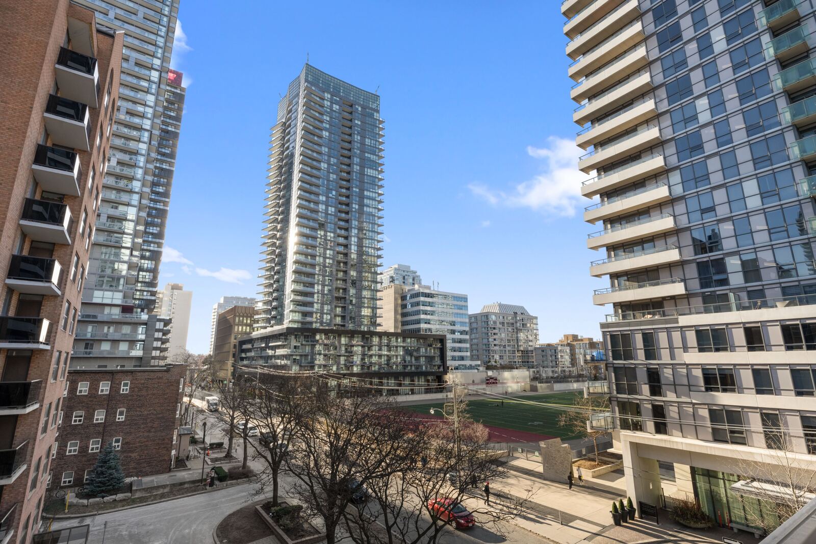 101 Roehampton Avenue photo 30