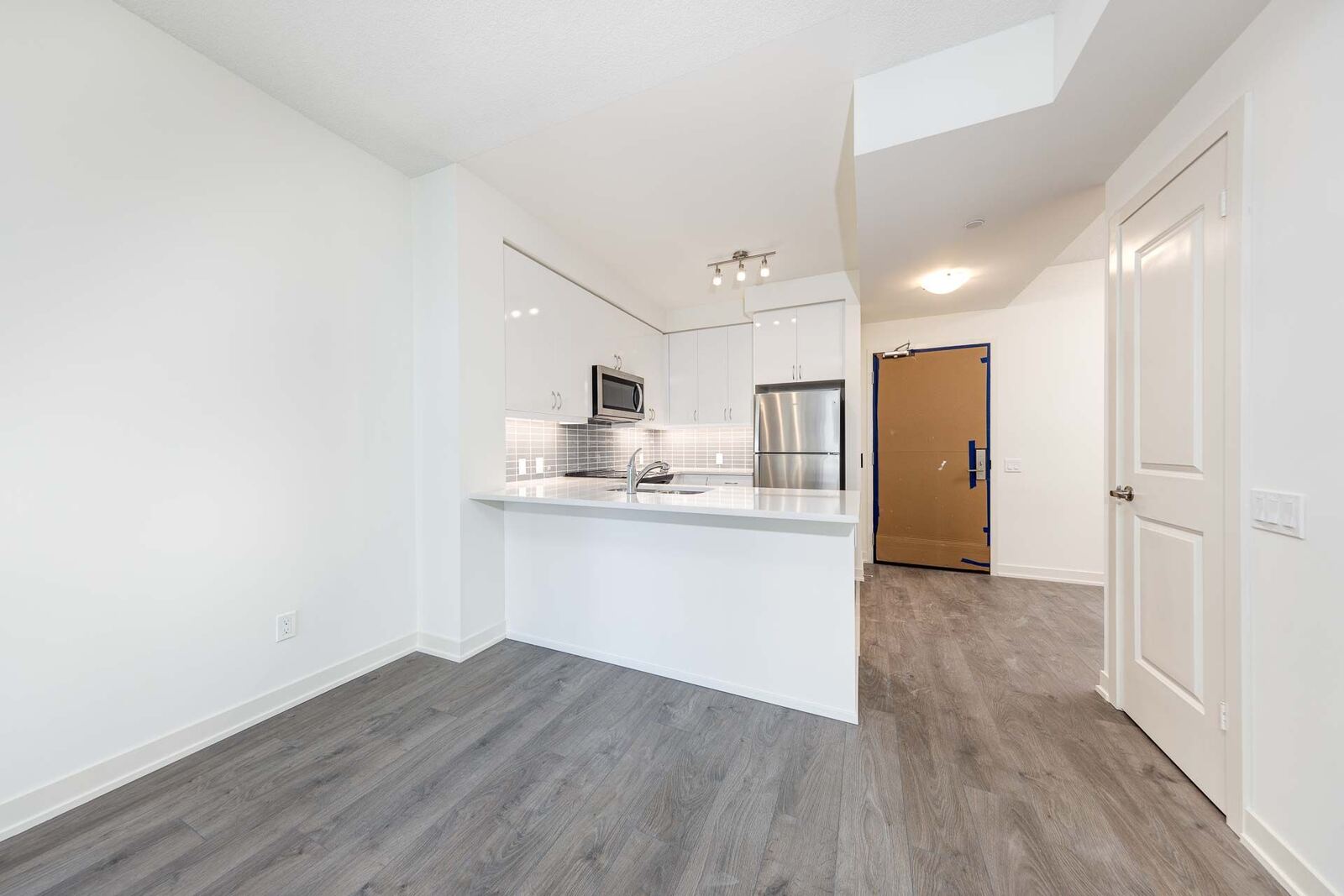 4955 Yonge Street #805
