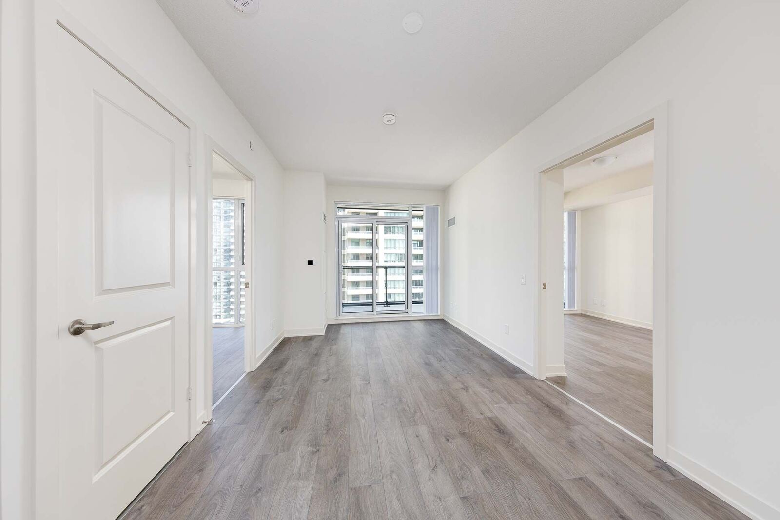 4955 Yonge Street photo 2