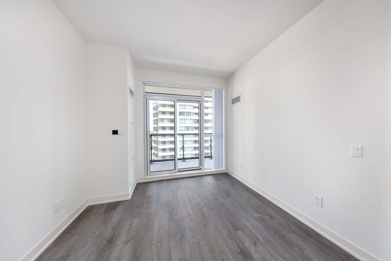 4955 Yonge Street photo 4