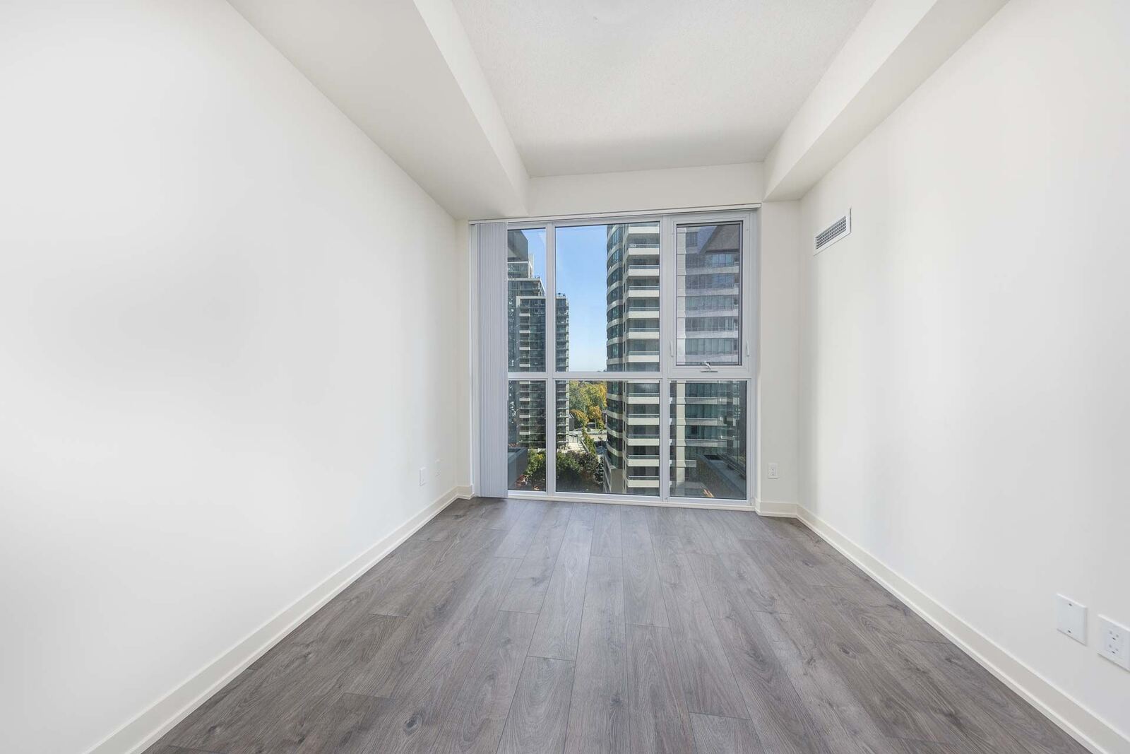 4955 Yonge Street photo 5