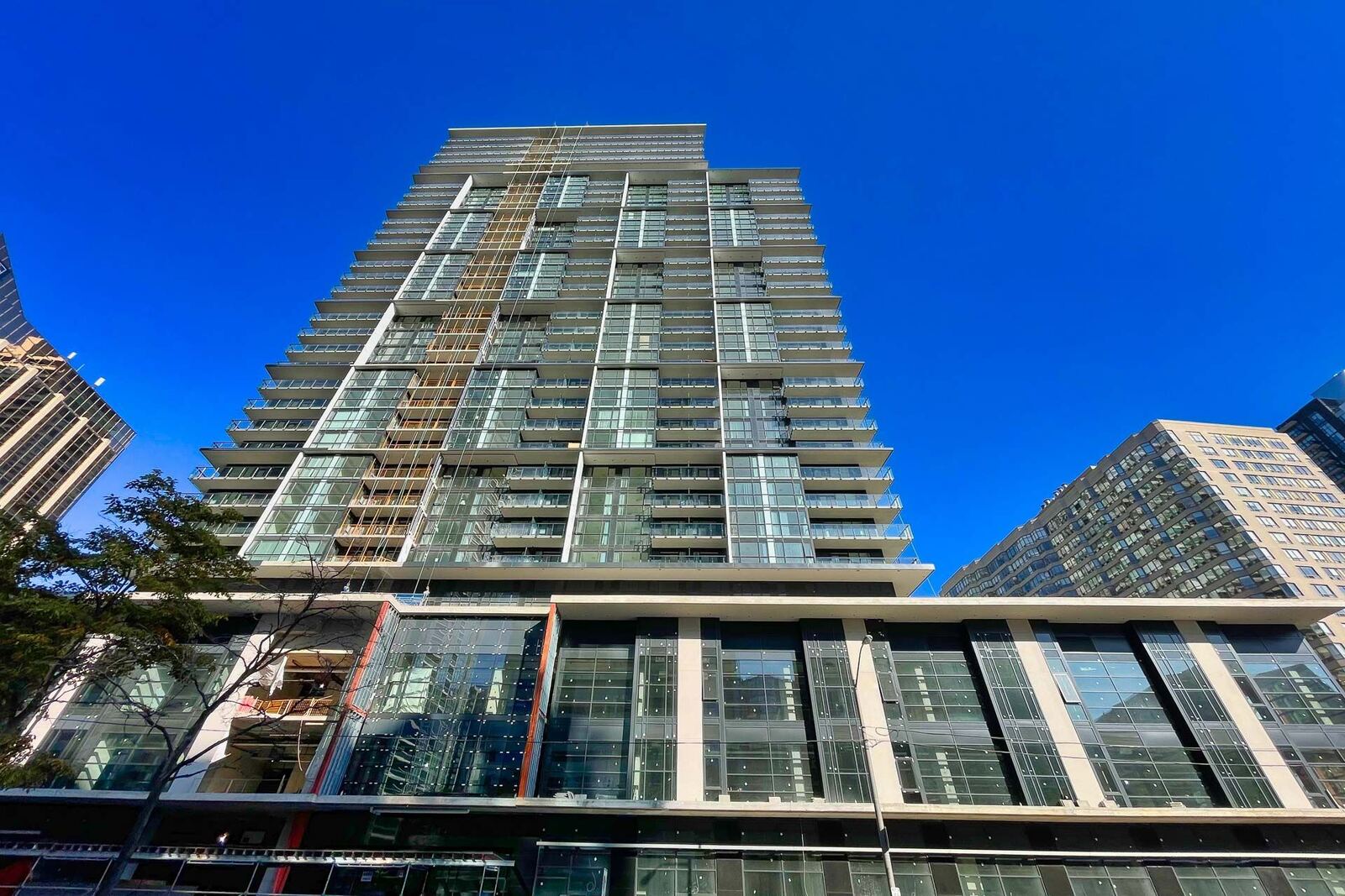 4955 Yonge Street photo 7