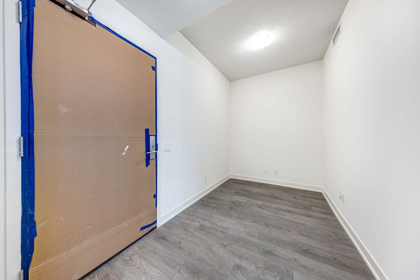 4955 Yonge Street photo 8