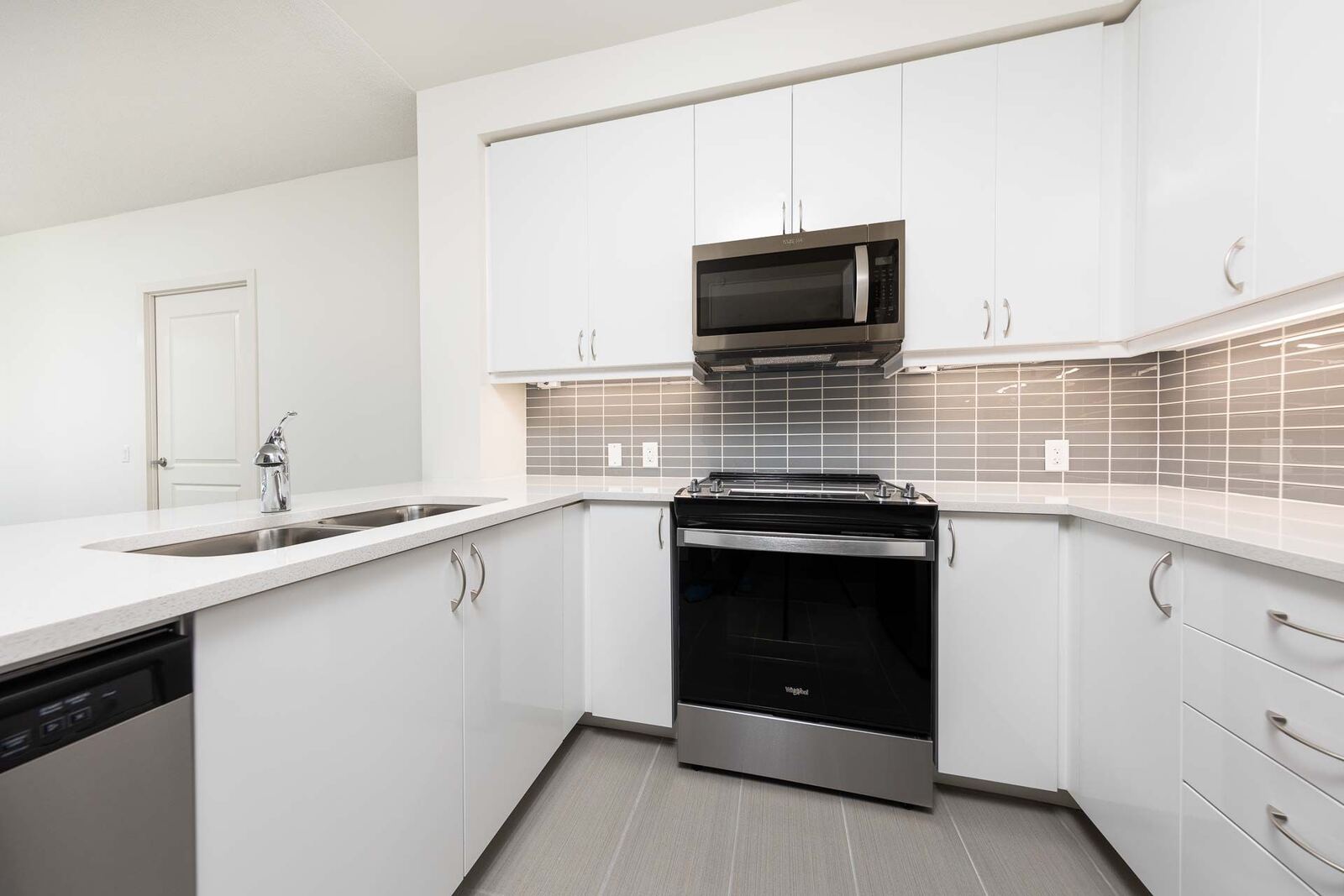 4955 Yonge Street photo 12