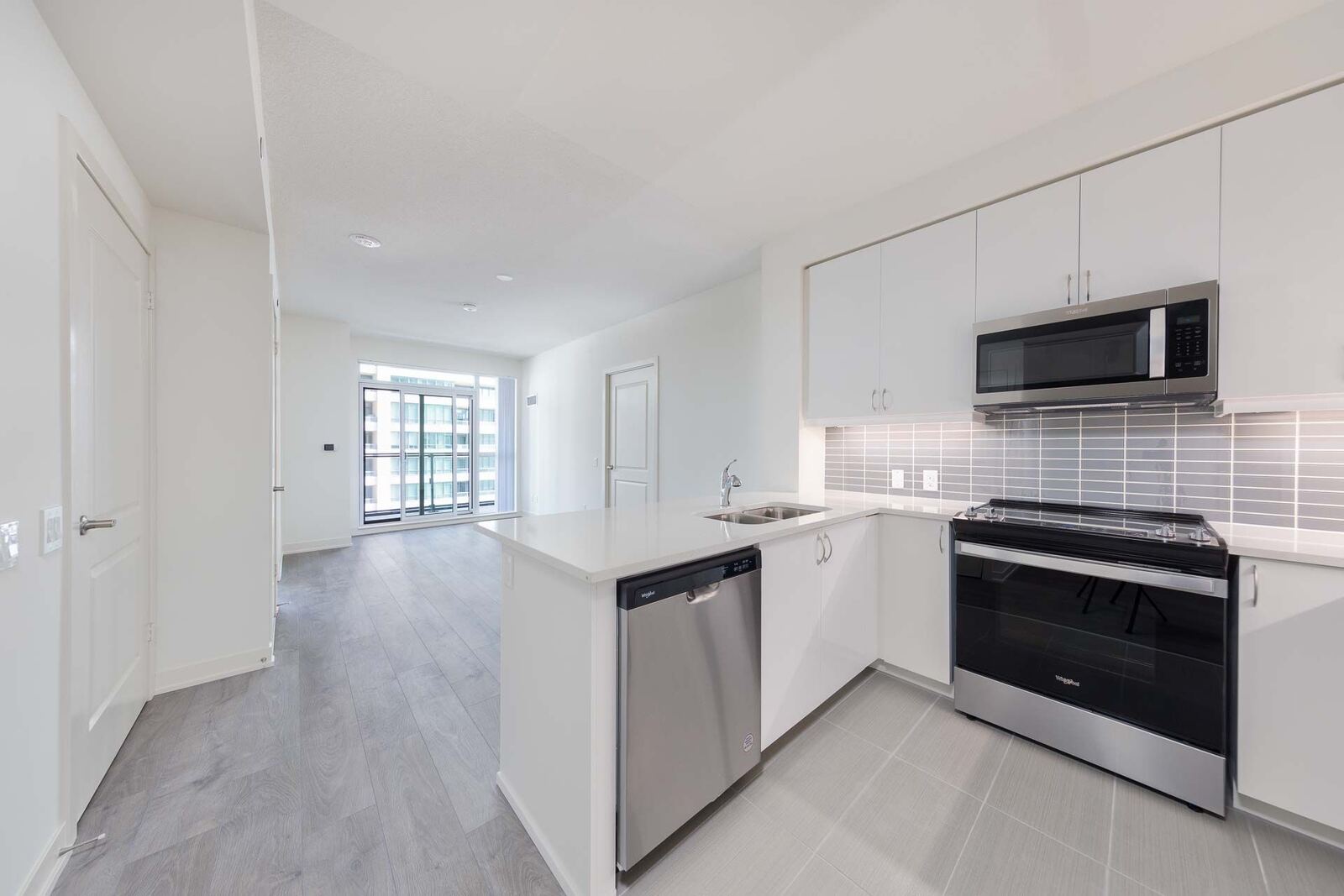 4955 Yonge Street photo 13
