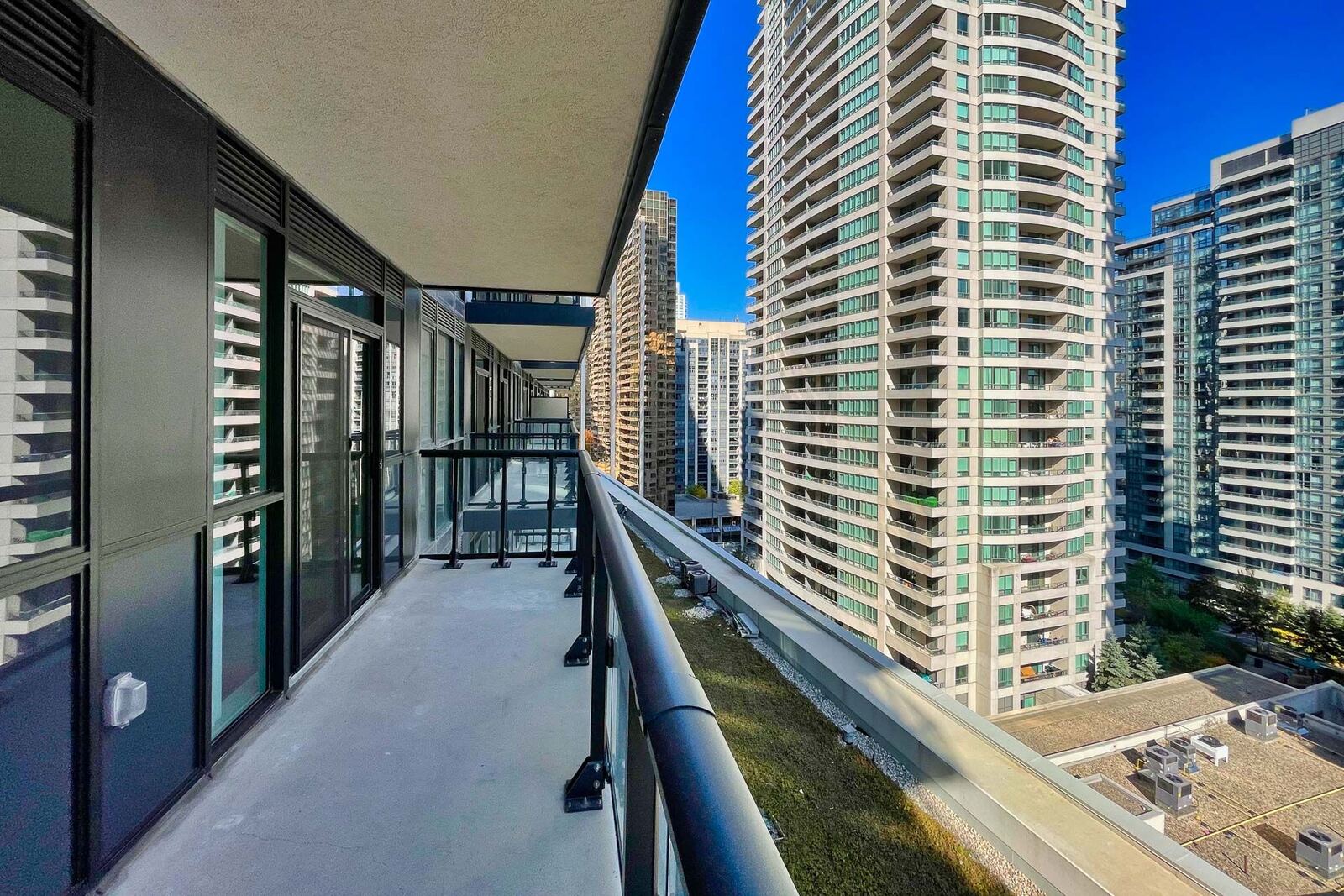 4955 Yonge Street photo 29