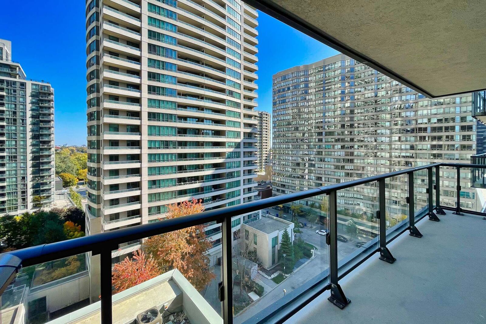4955 Yonge Street photo 30