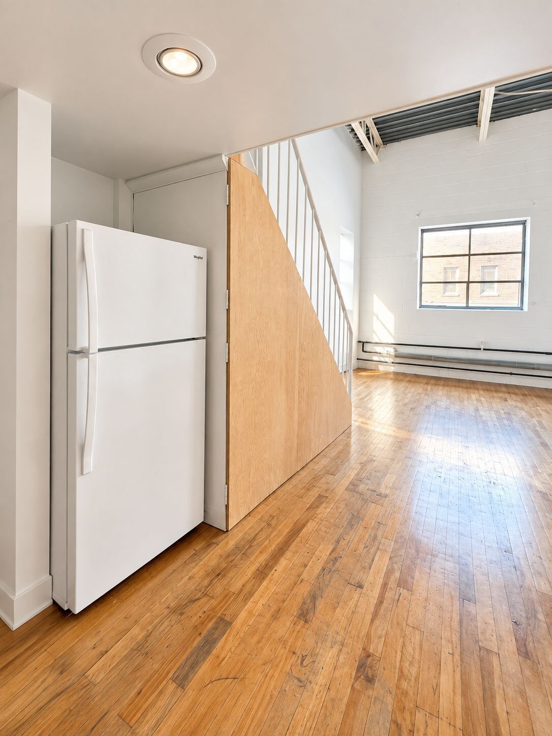 227 Sterling Road E photo 4