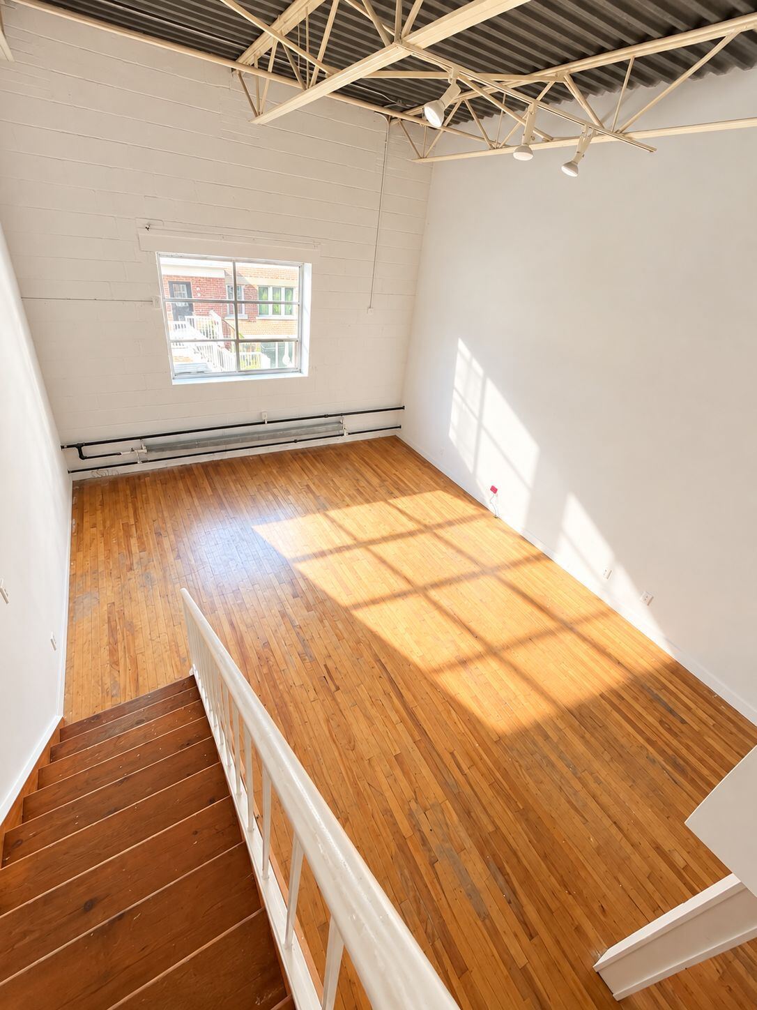 227 Sterling Road E photo 12