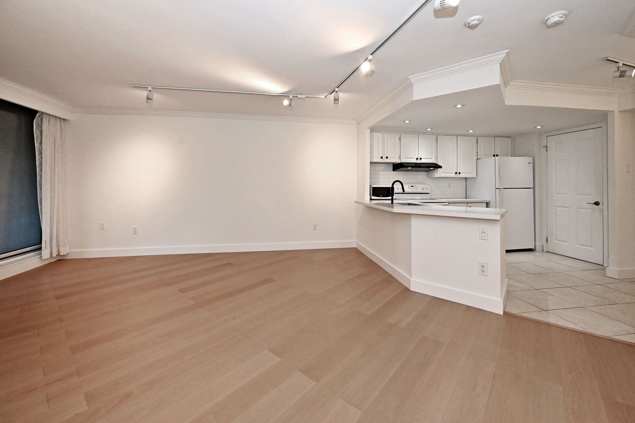 77 Maitland Place photo 10
