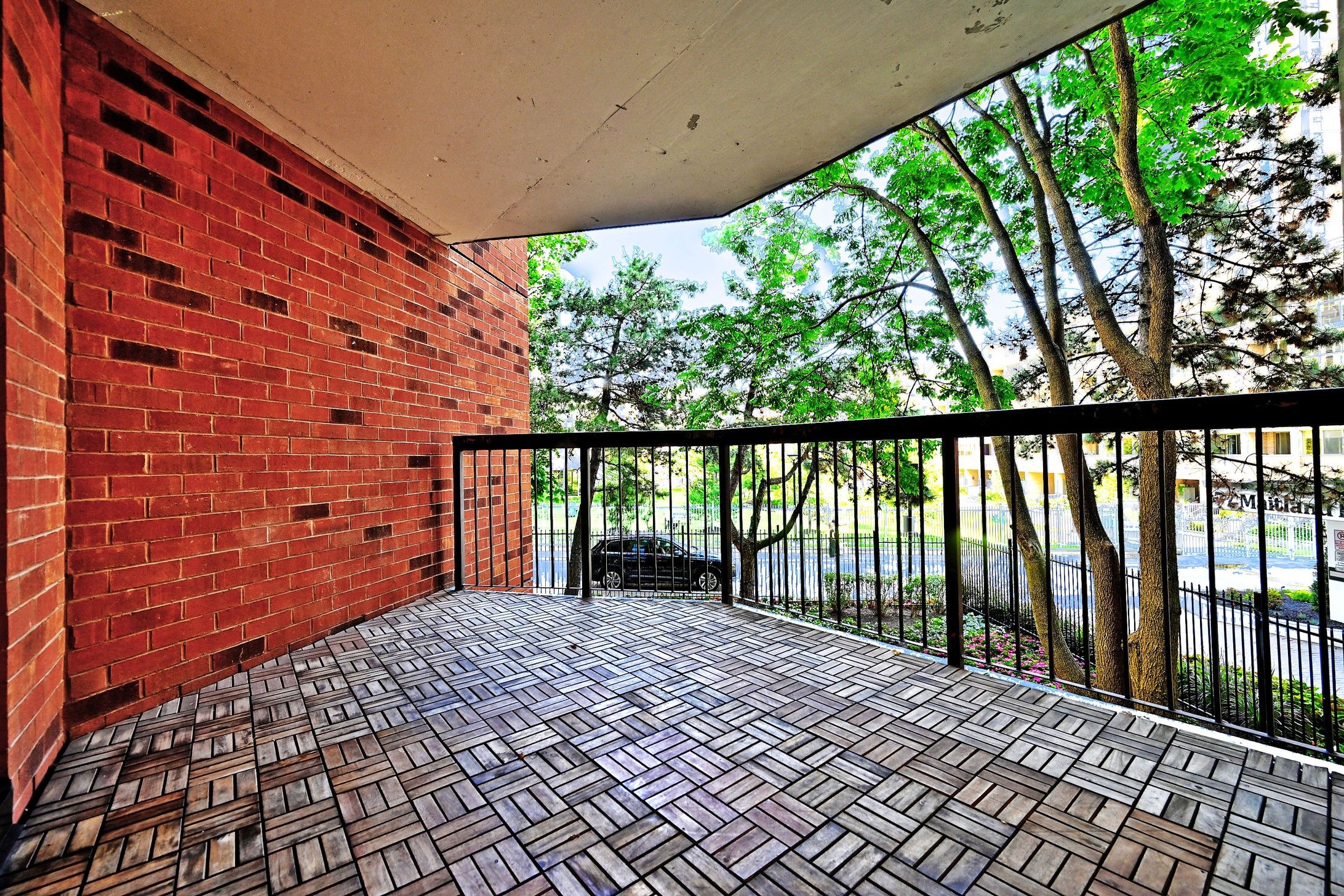 77 Maitland Place photo 43