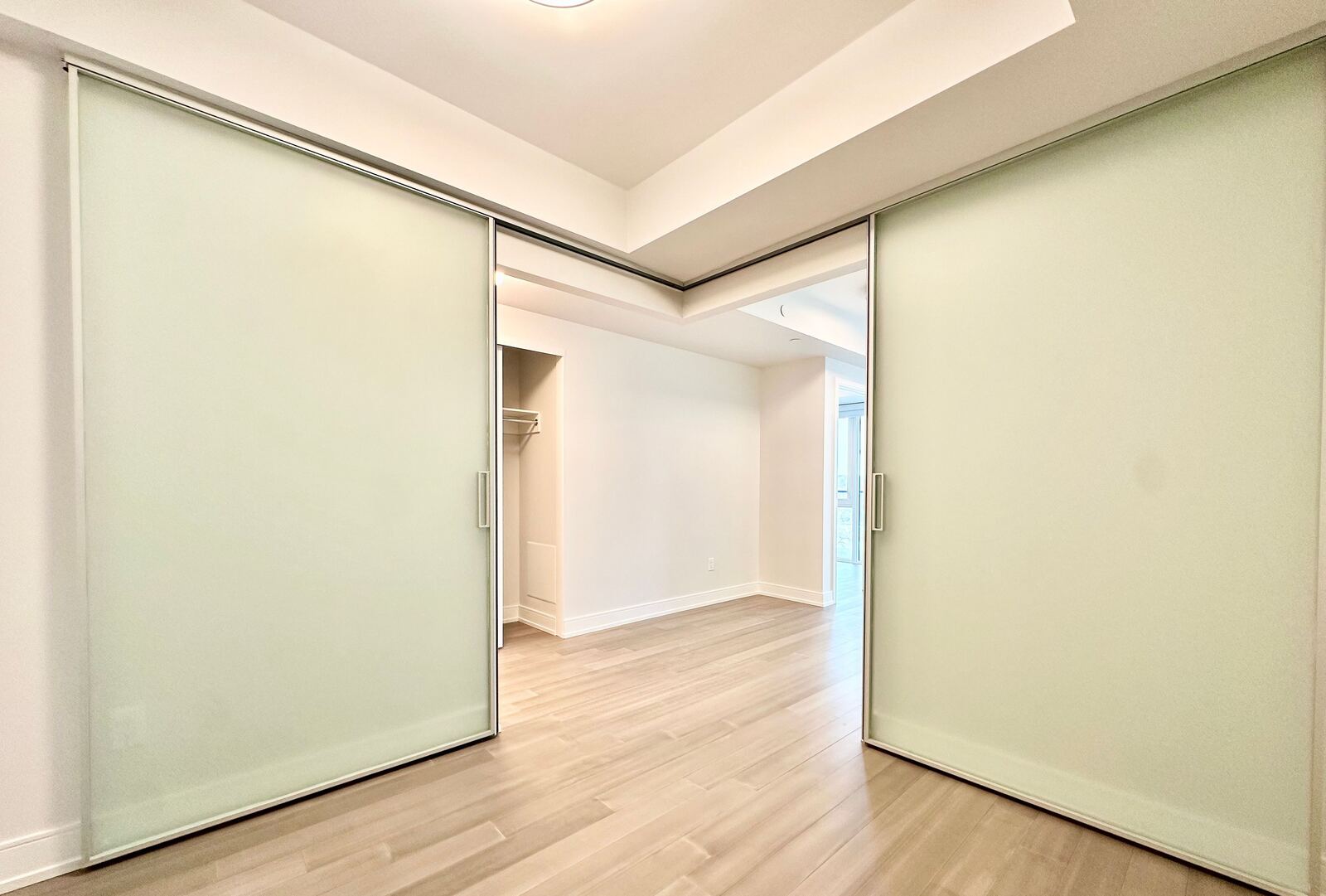 664 Spadina Avenue photo 4