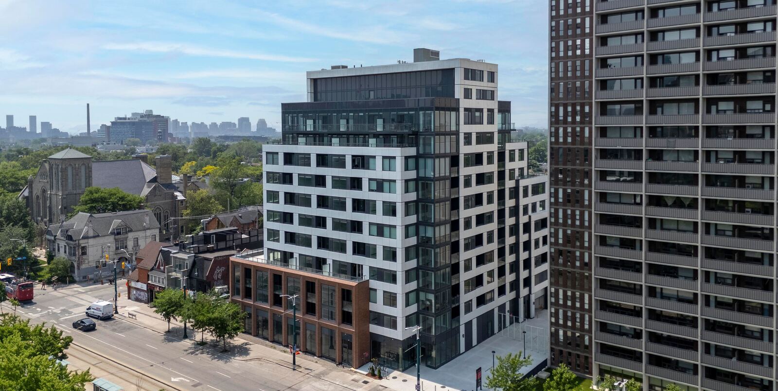 664 Spadina Avenue photo 8
