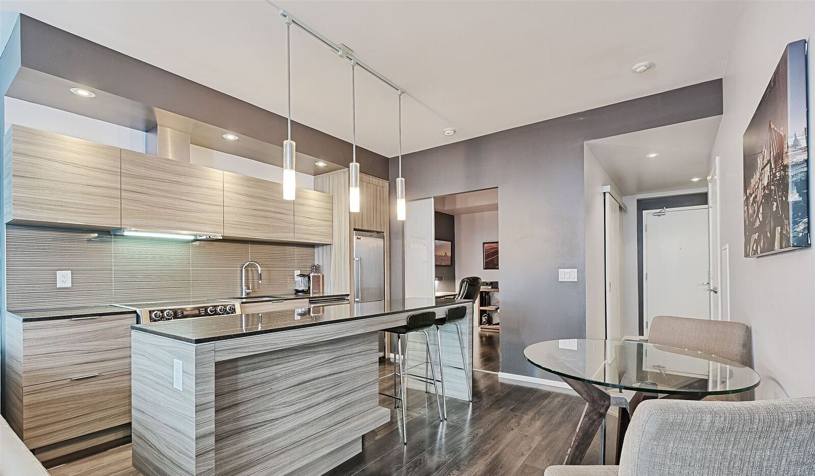 8 Charlotte Street photo 1