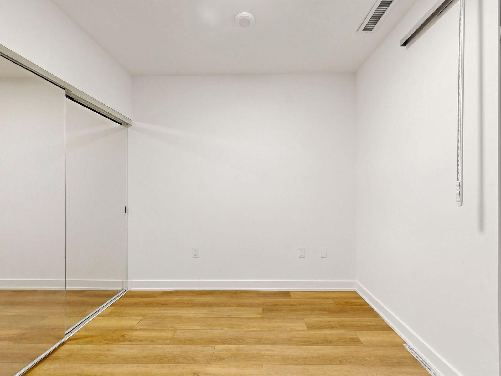 117 Broadway Avenue W photo 17