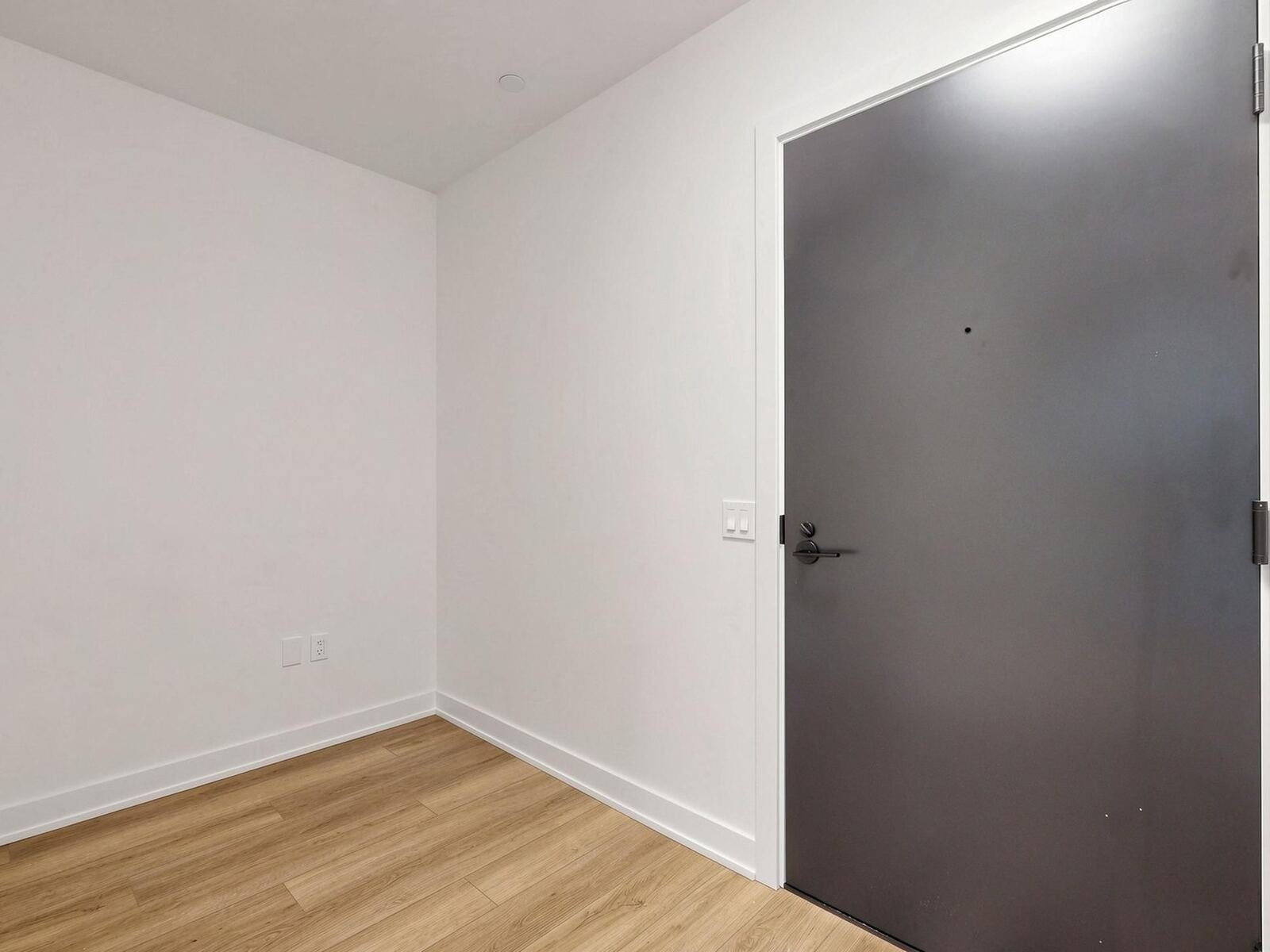 117 Broadway Avenue W photo 22