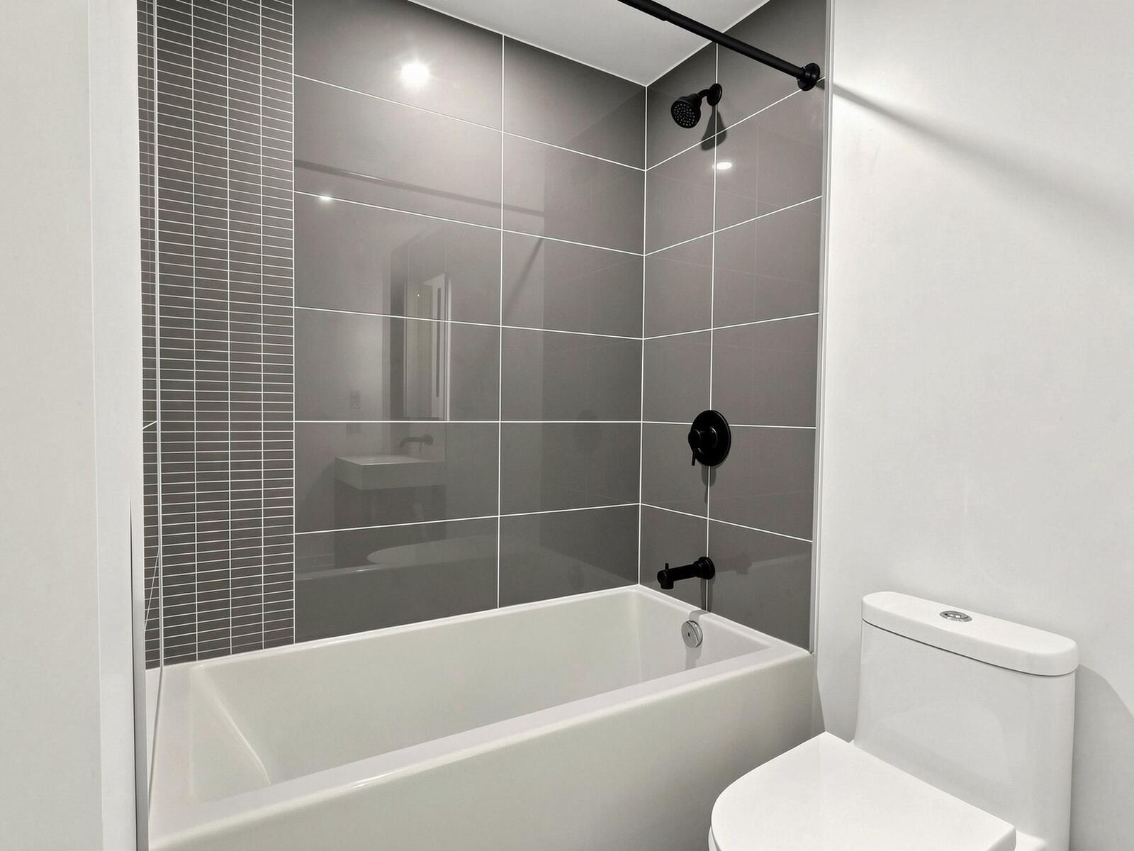 117 Broadway Avenue W photo 25
