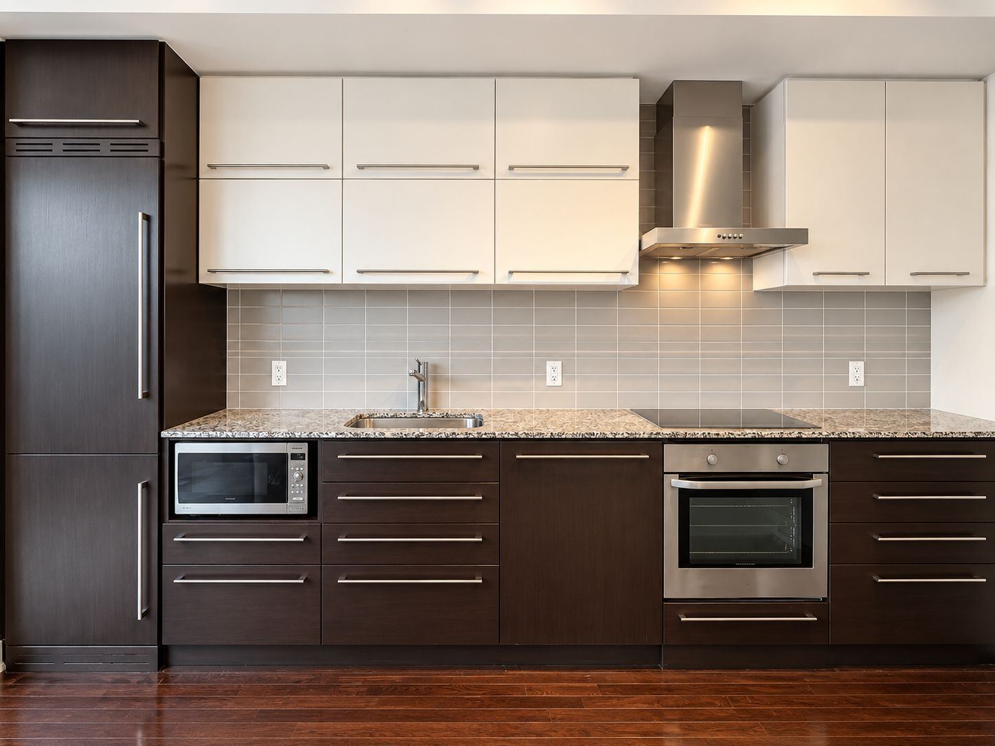 770 Bay Street photo 2