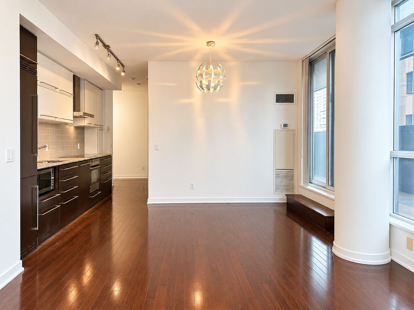 770 Bay Street photo 3