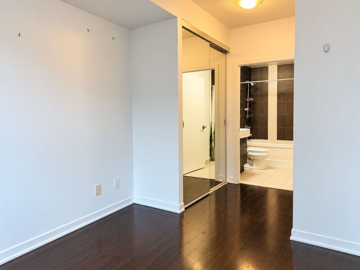 770 Bay Street photo 15