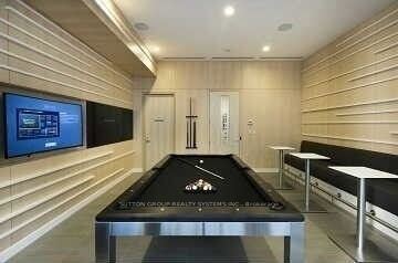 45 Charles Street E photo 11