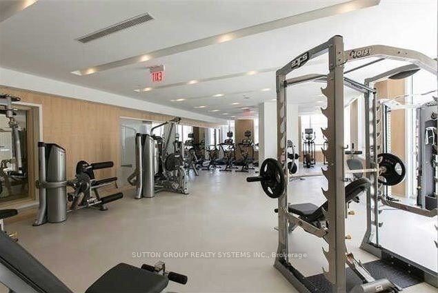 45 Charles Street E photo 12