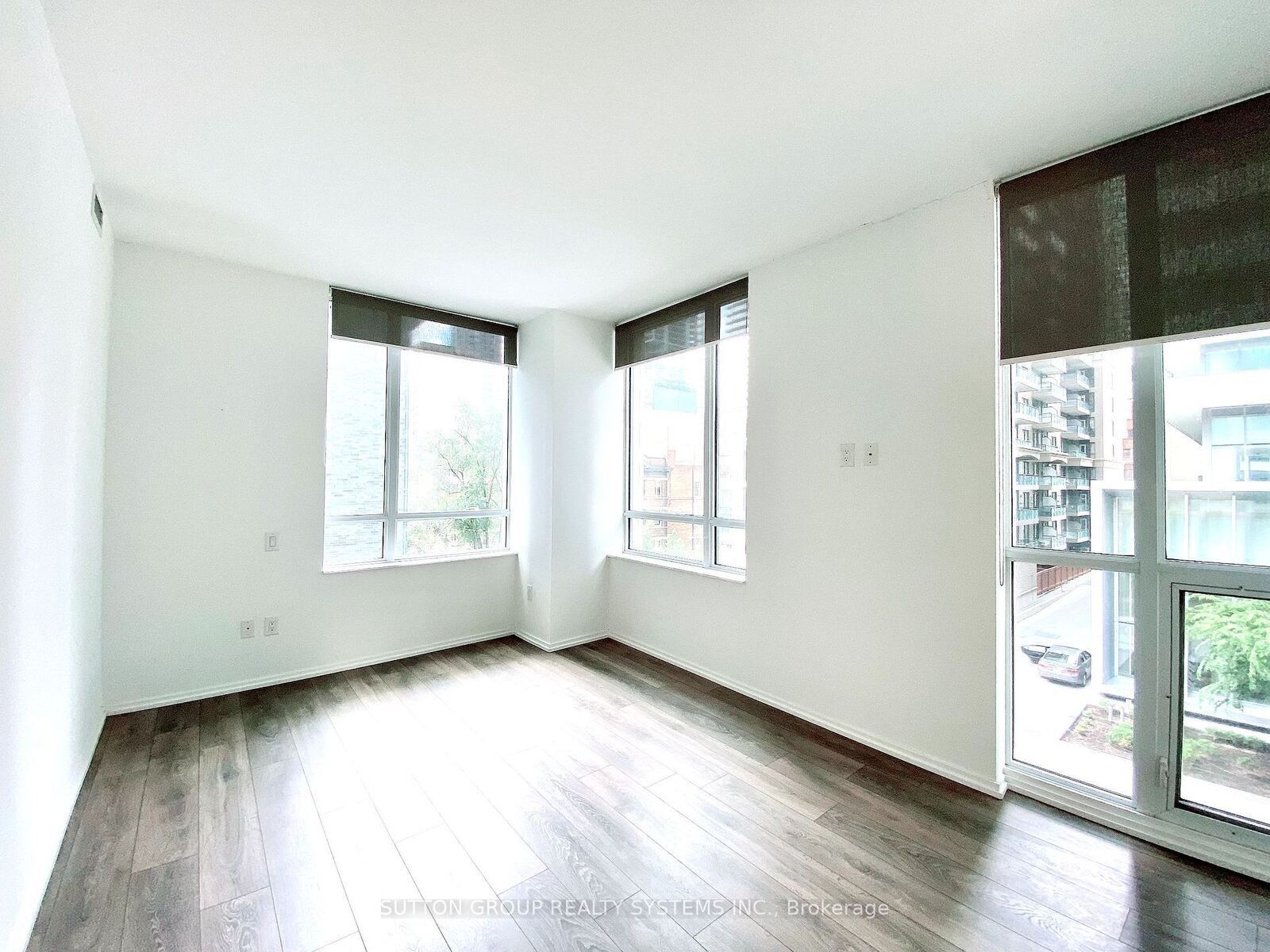 45 Charles Street E photo 19