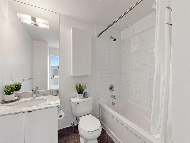 150 East Liberty Street photo 8