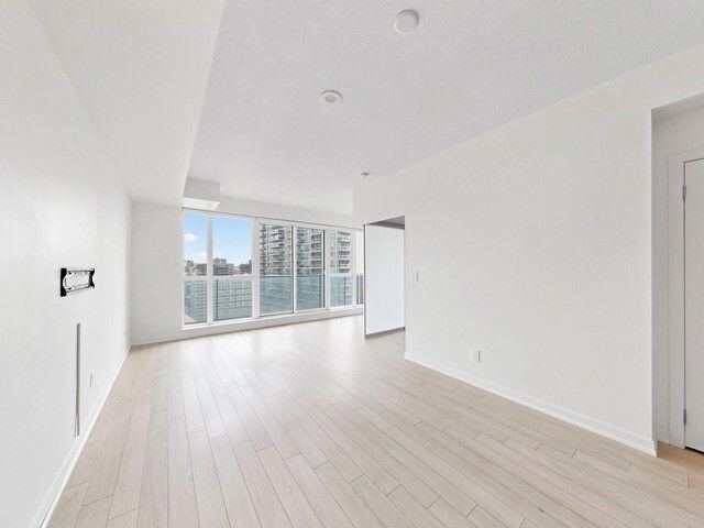 150 East Liberty Street photo 24