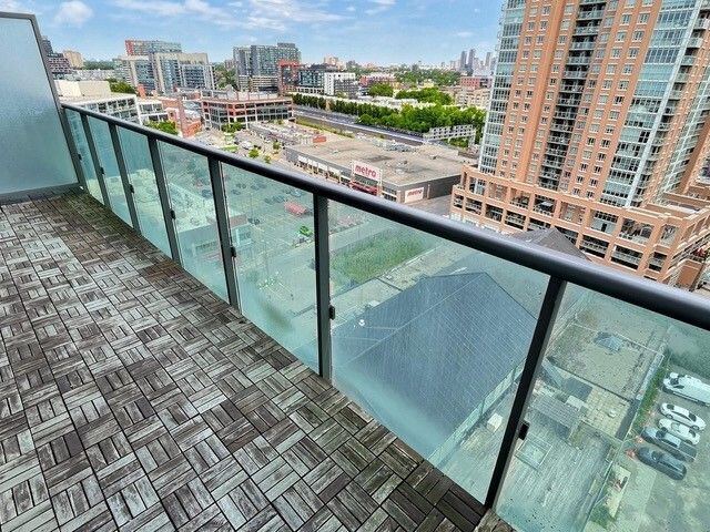 150 East Liberty Street photo 39