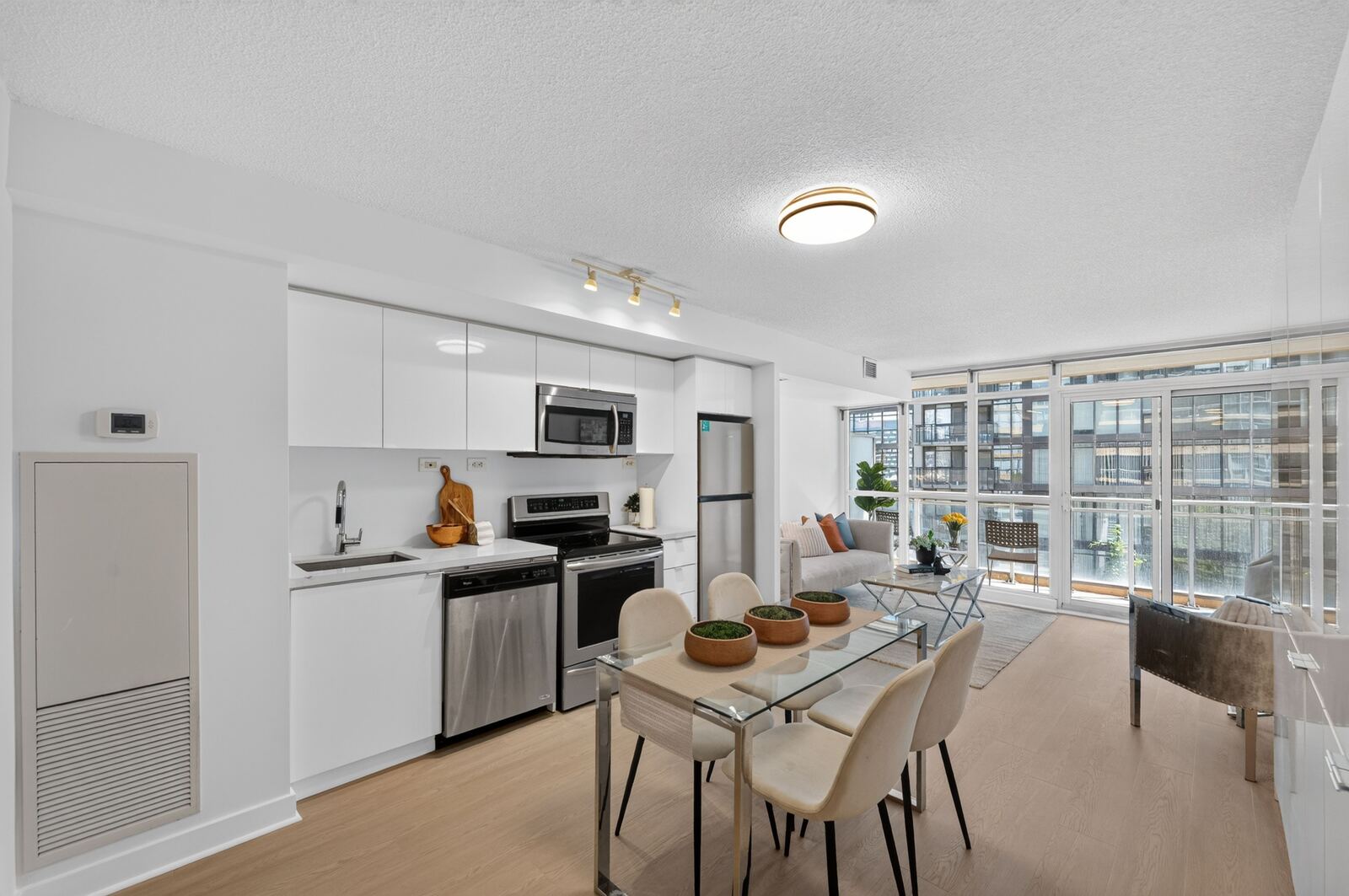 10 Capreol Court photo 13