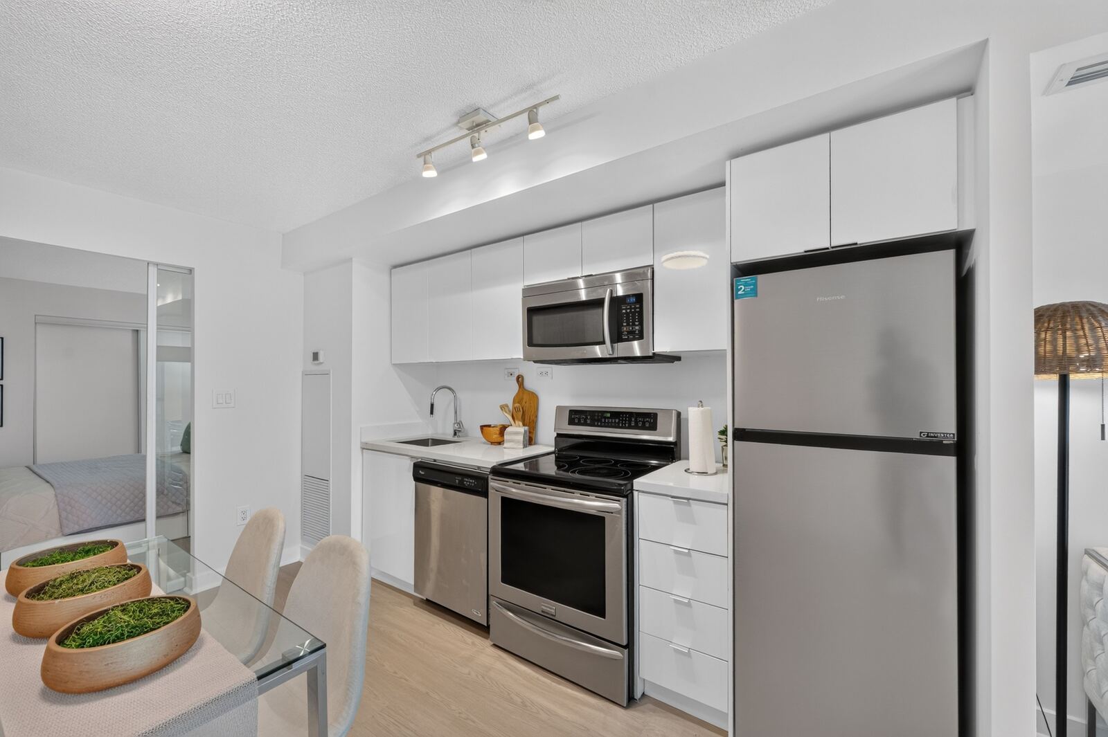 10 Capreol Court photo 18