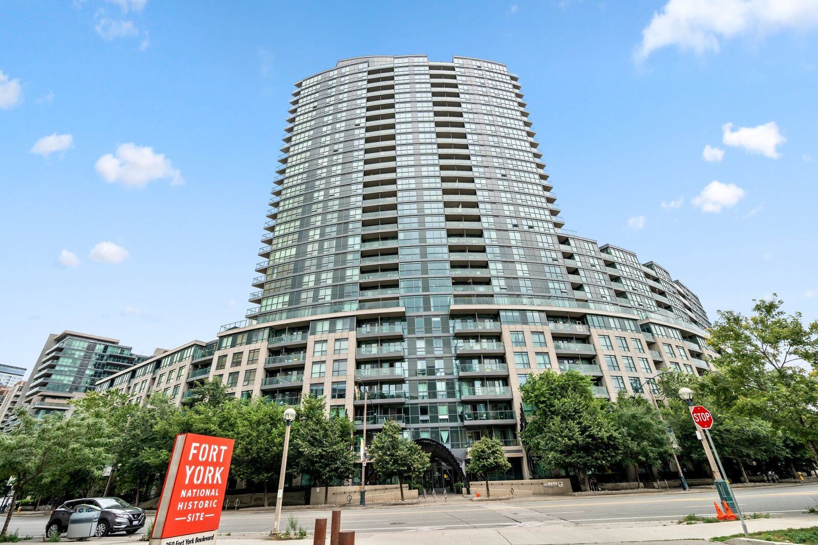 231 Fort York Boulevard photo 6