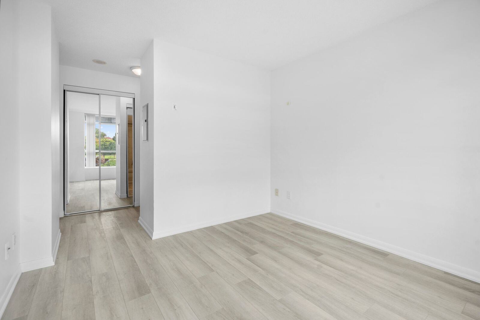 231 Fort York Boulevard photo 16
