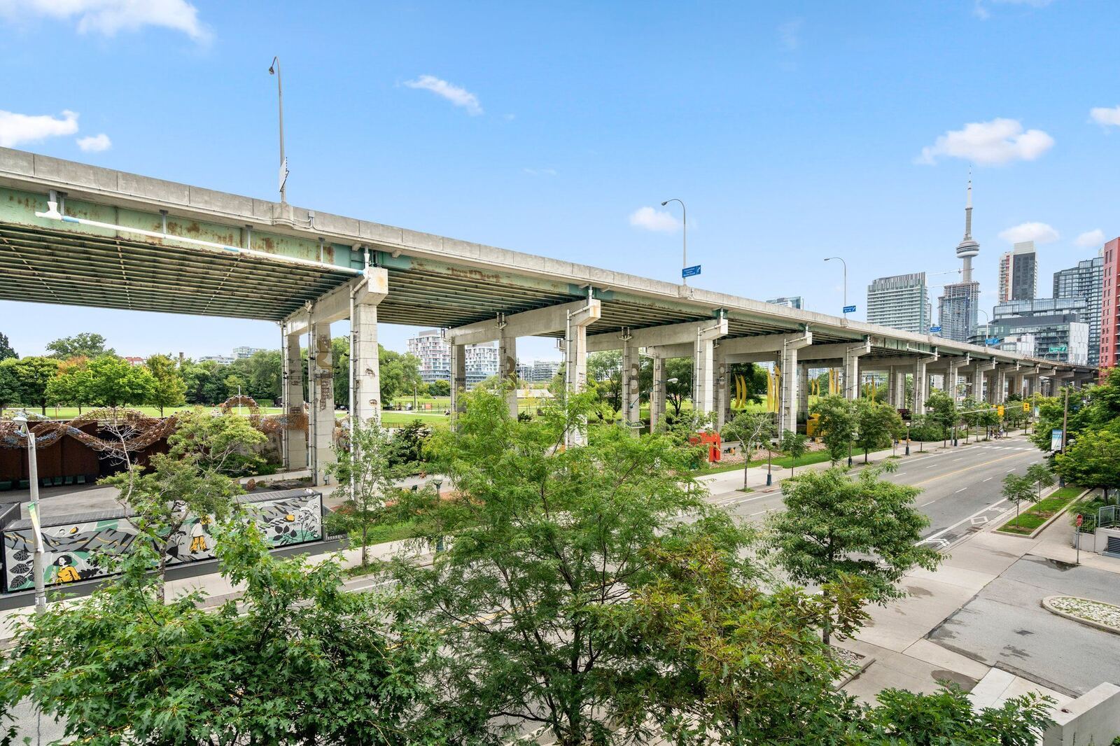 231 Fort York Boulevard photo 36