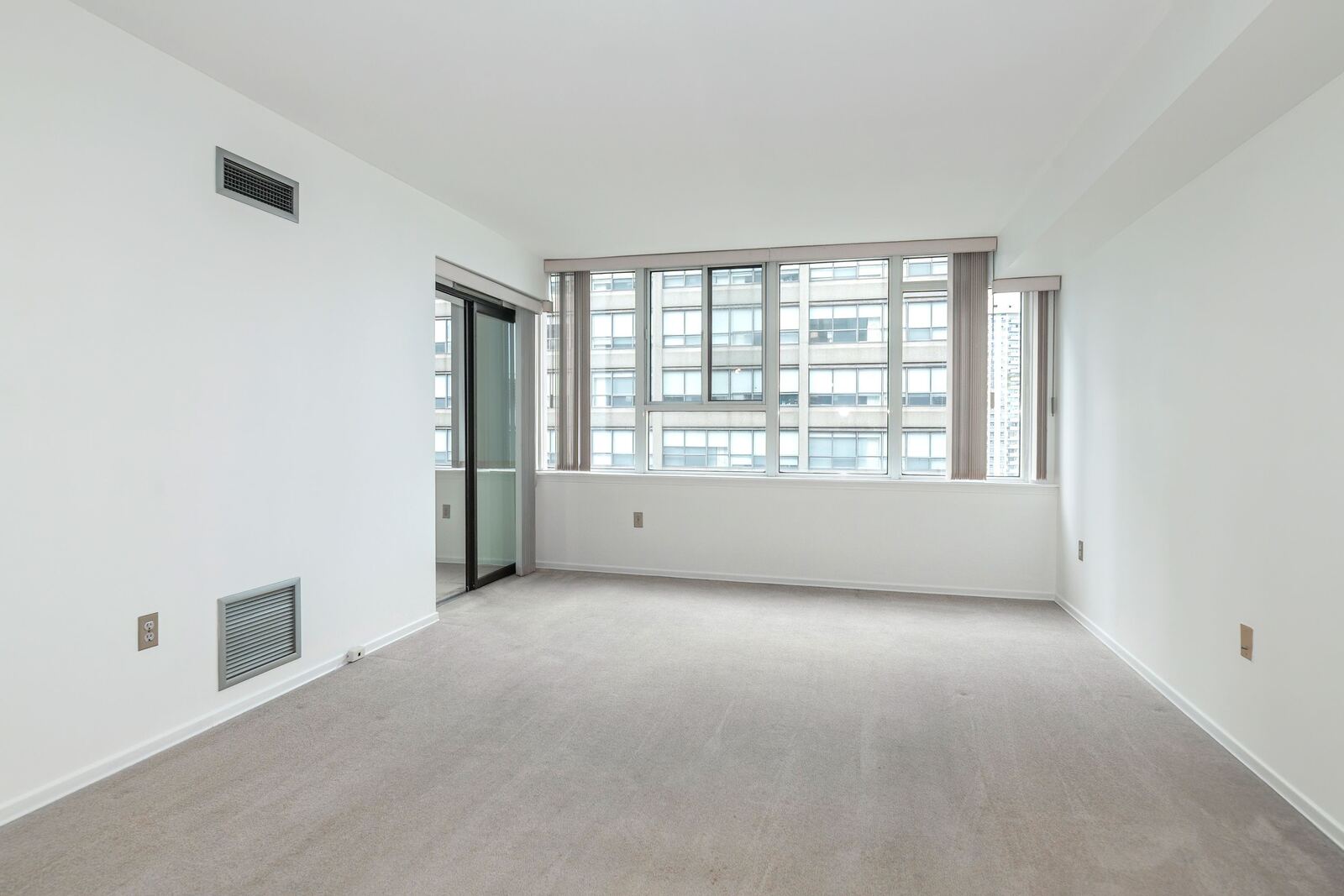 45 Carlton Street photo 1