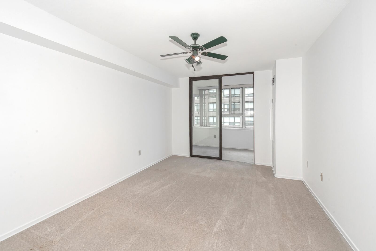 45 Carlton Street photo 14