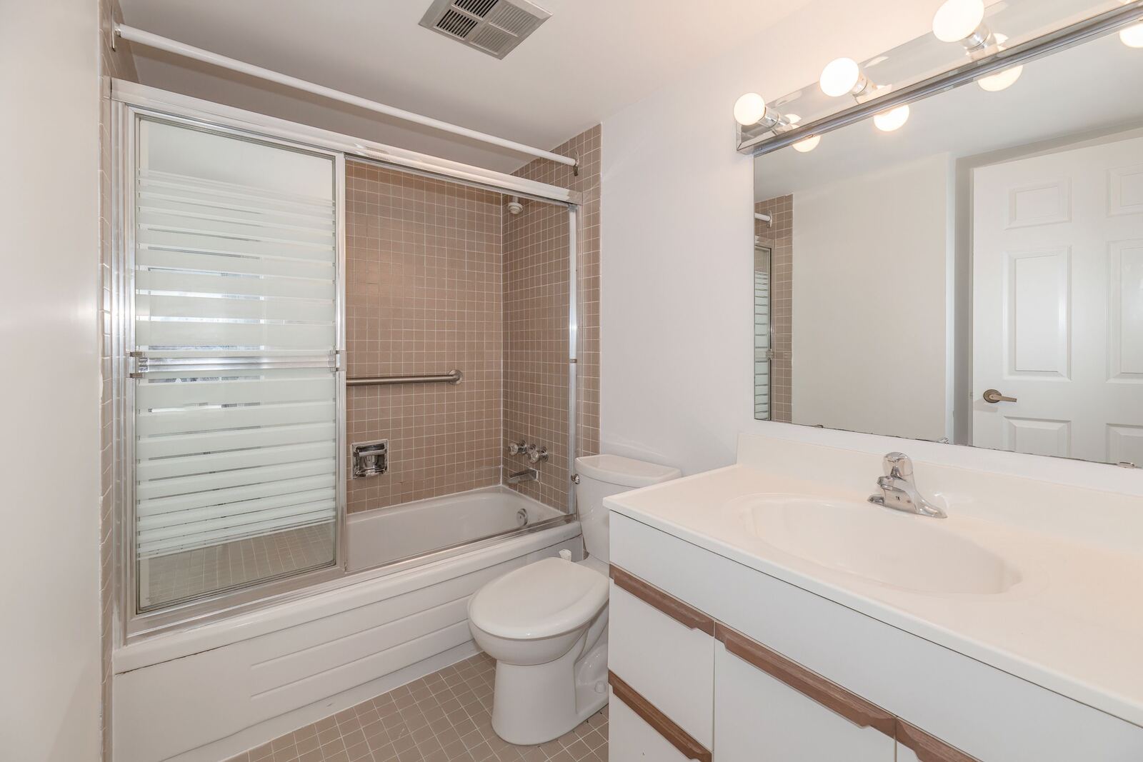 45 Carlton Street photo 18