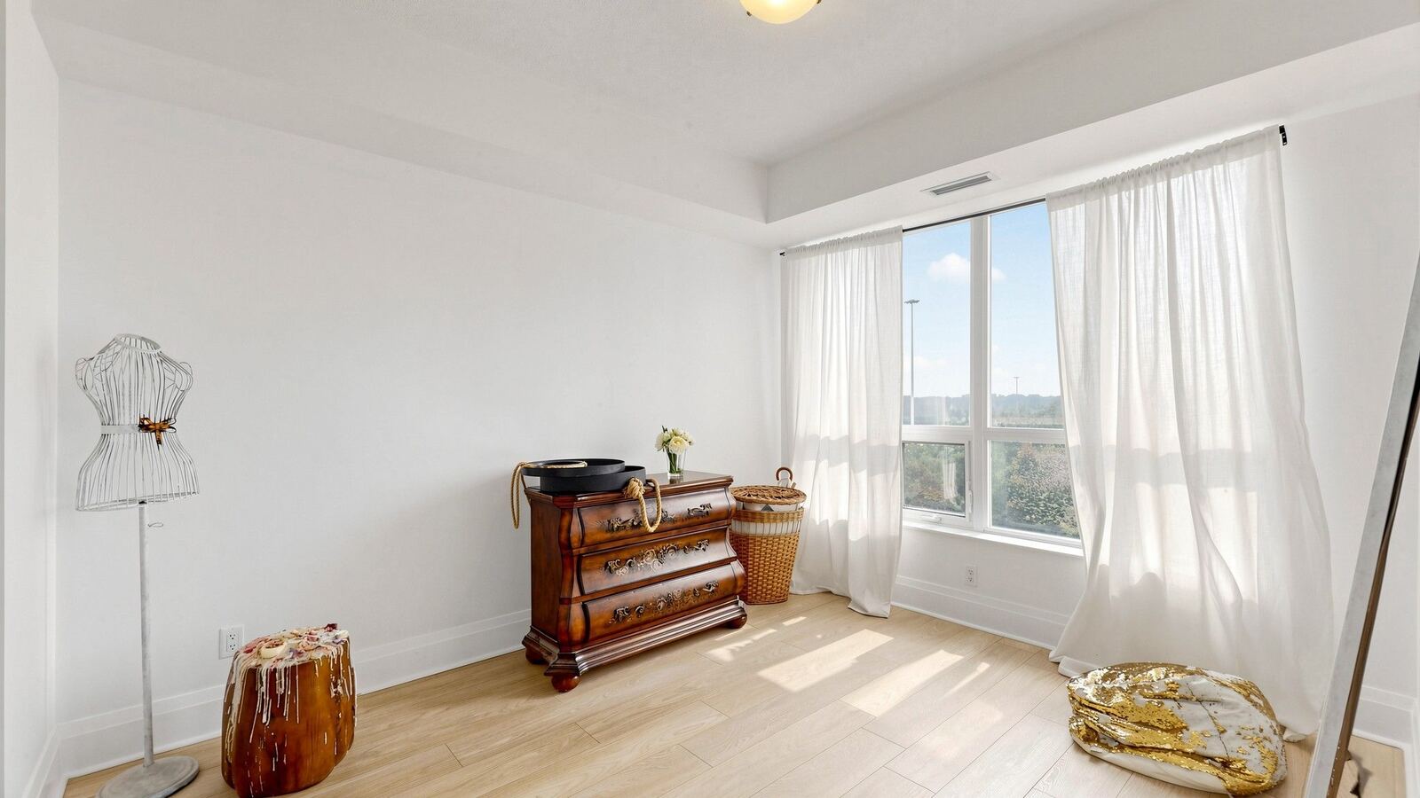 100 Harrison Garden Boulevard photo 5