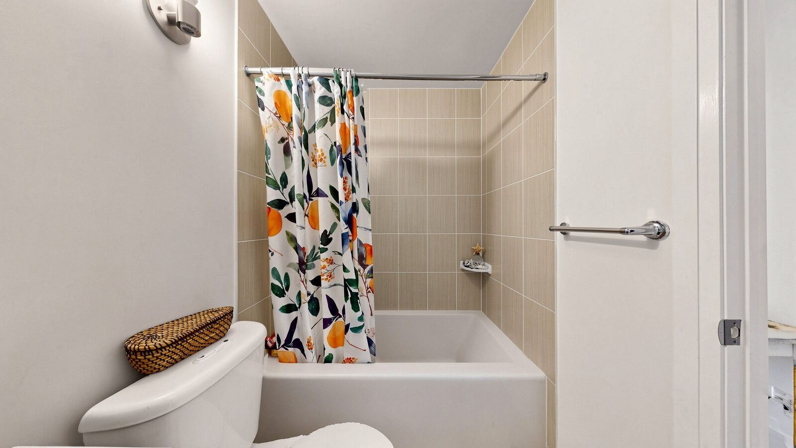 100 Harrison Garden Boulevard photo 22