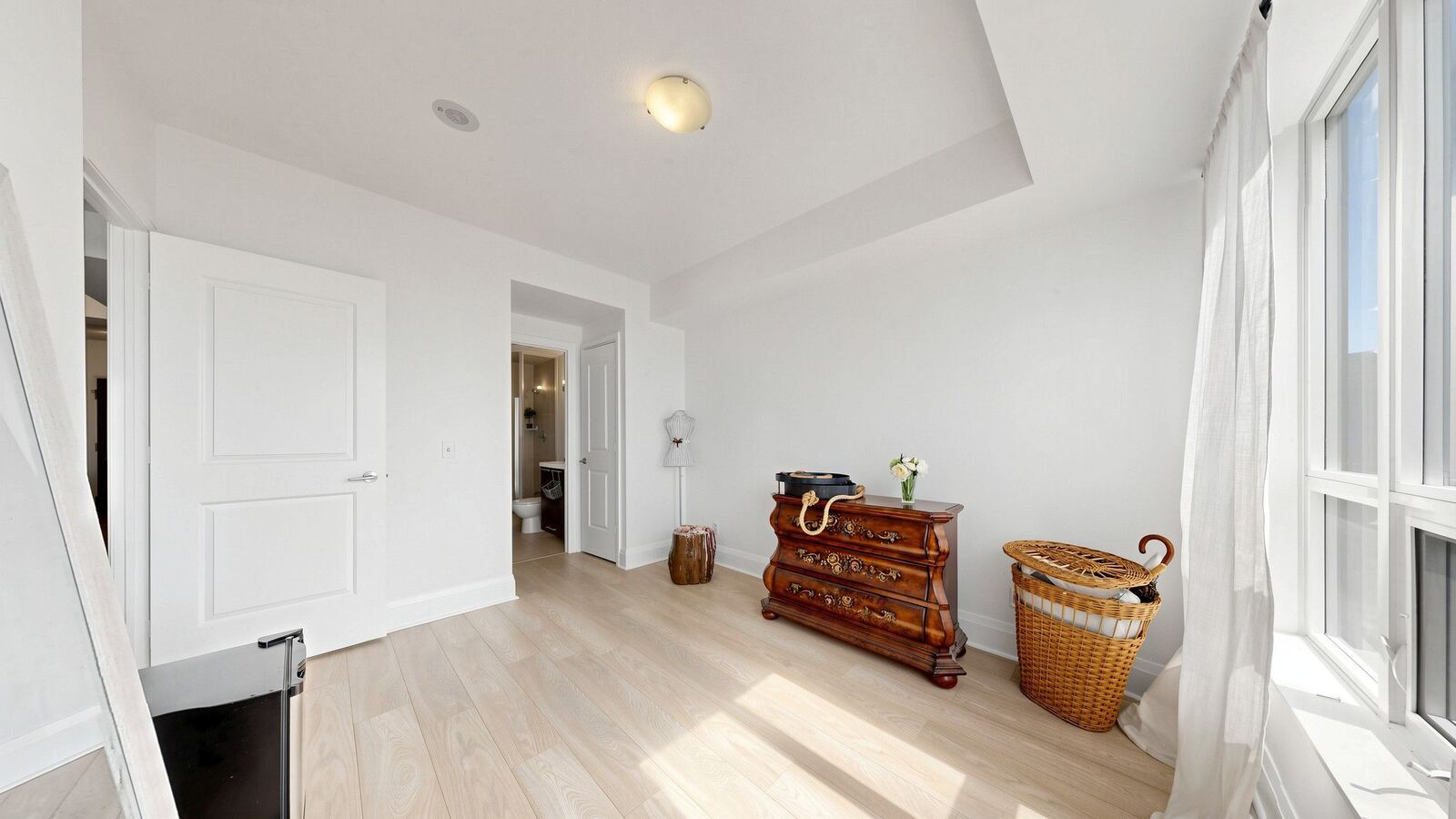 100 Harrison Garden Boulevard photo 25
