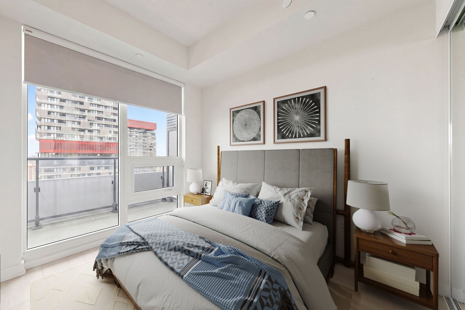 2221 Yonge Street photo 3
