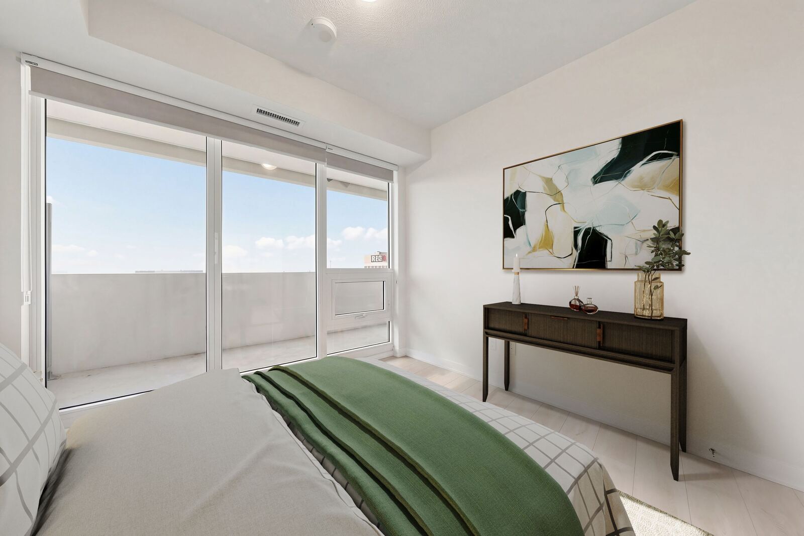 2221 Yonge Street photo 4