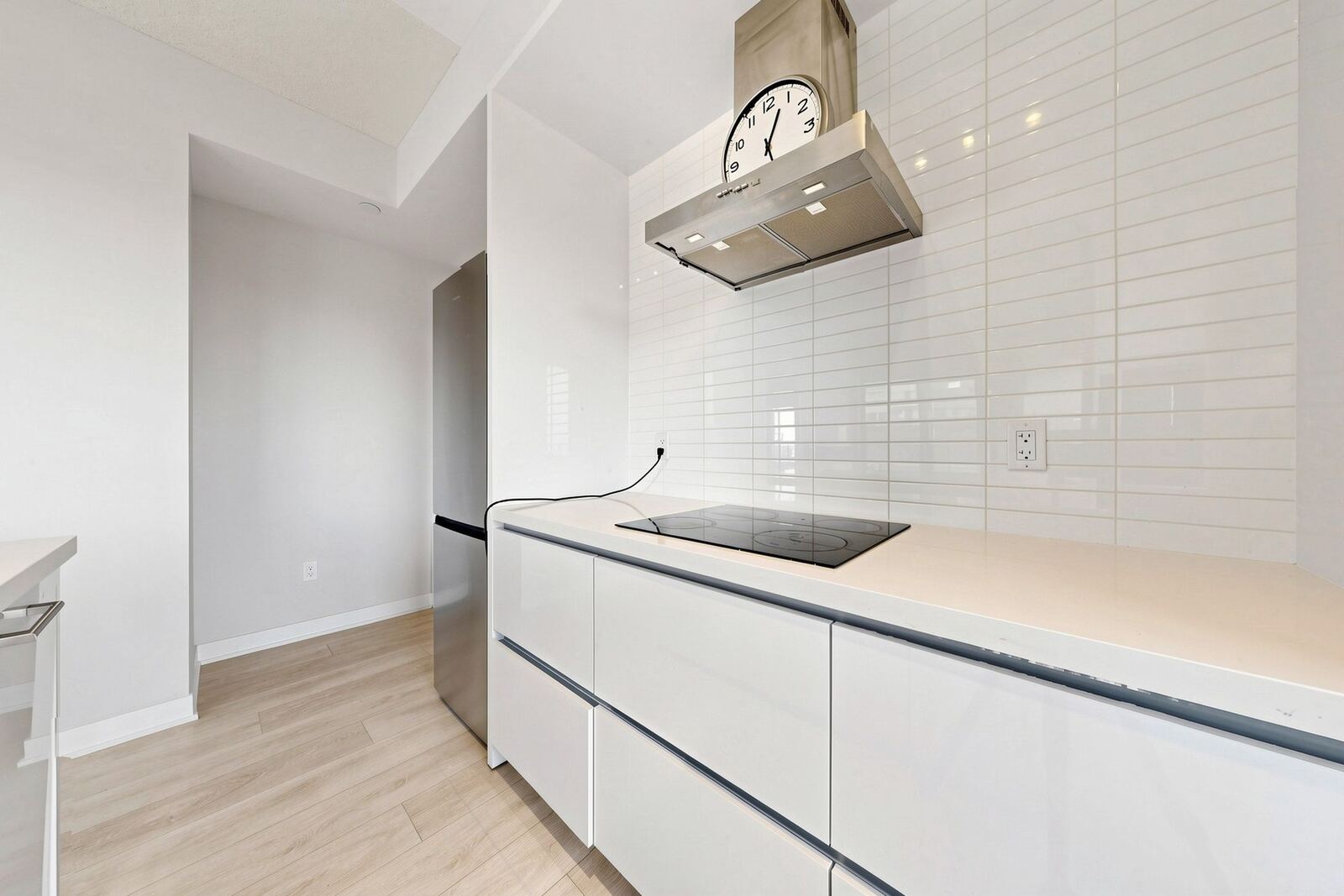 2221 Yonge Street photo 17
