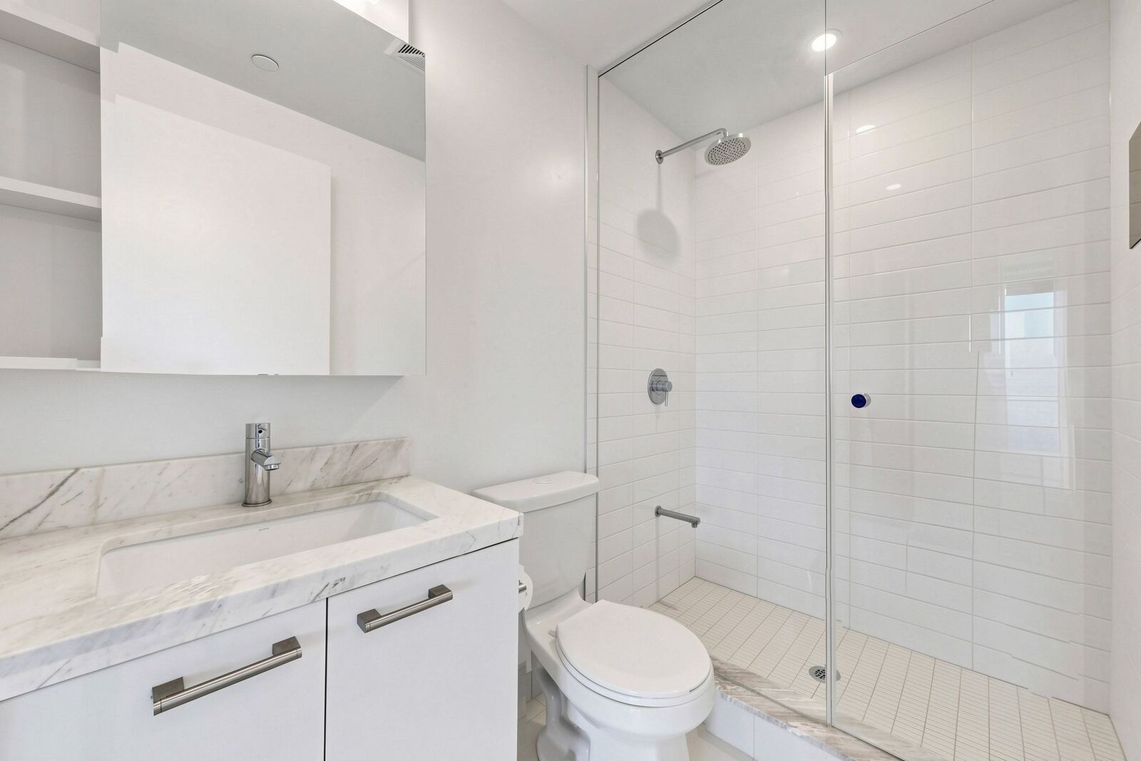 2221 Yonge Street photo 25
