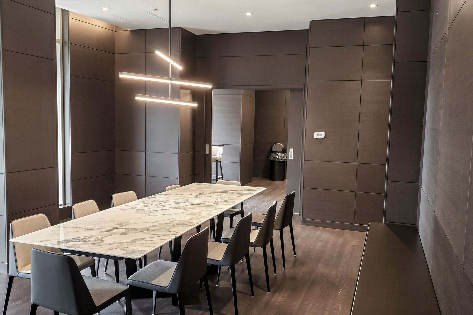 2221 Yonge Street photo 41