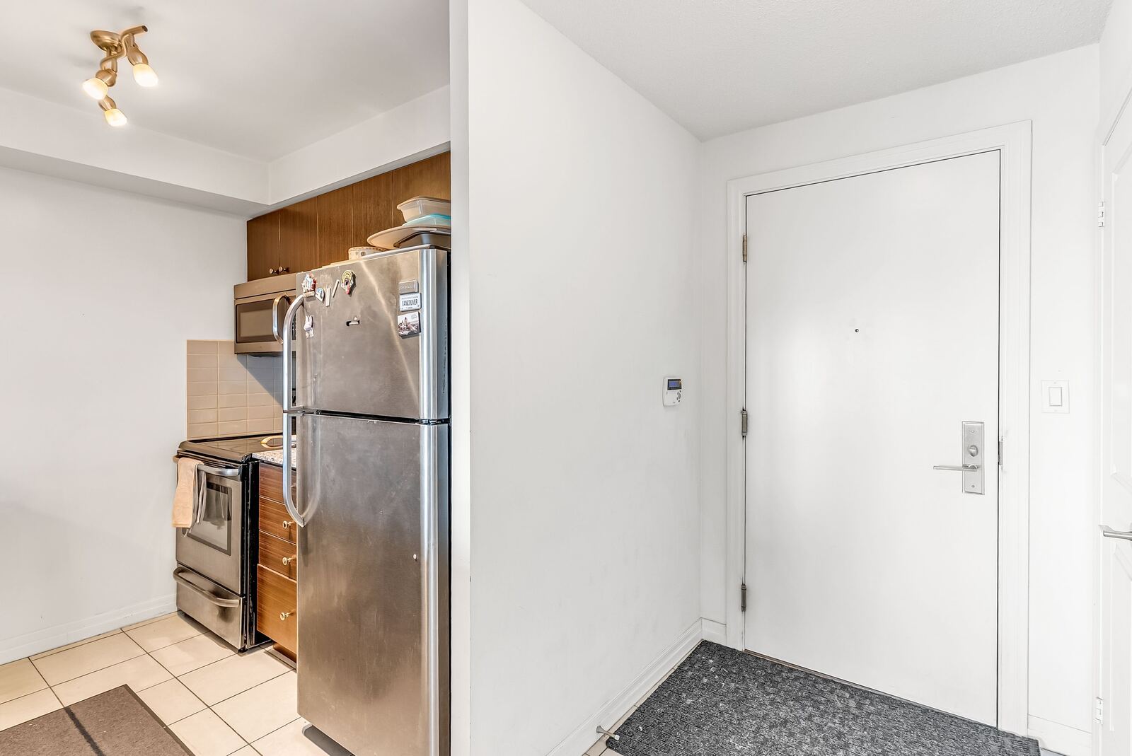 2015 Sheppard Avenue E photo 3